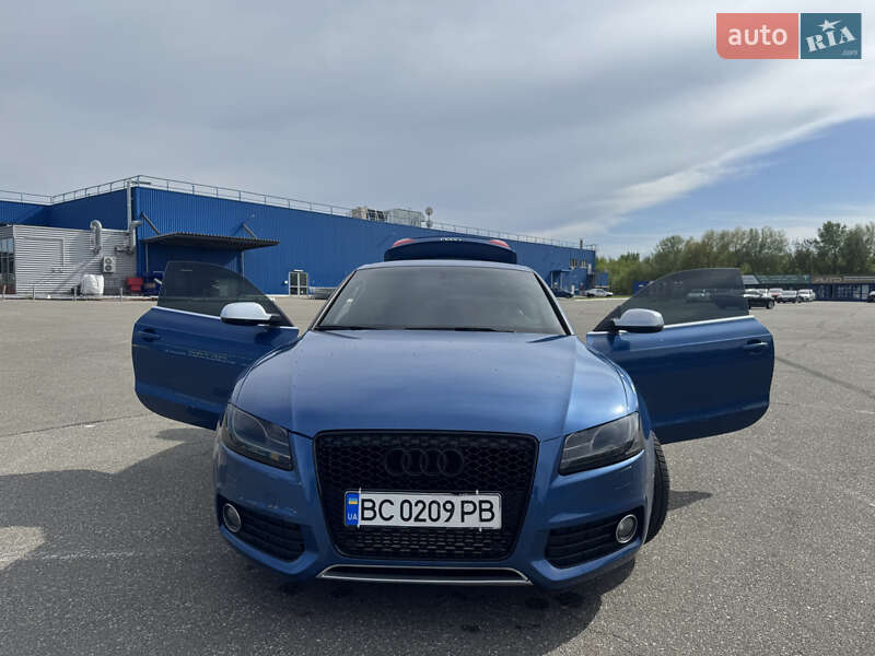 Купе Audi A5 2010 в 