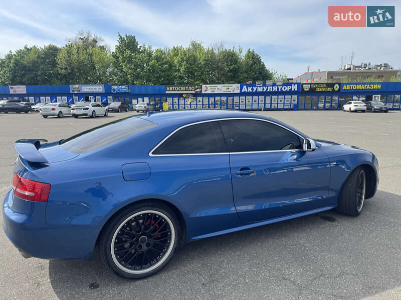 Купе Audi A5 2010 в Киеве