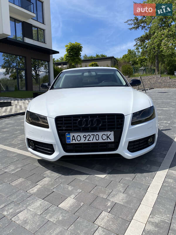 Купе Audi A5 2011 в Ужгороді