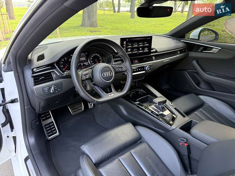 Купе Audi A5 2023 в Киеве