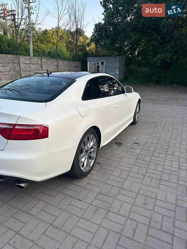 Купе Audi A5 2009 в 
