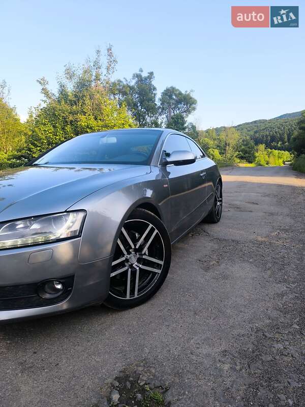 Купе Audi A5 2009 в 