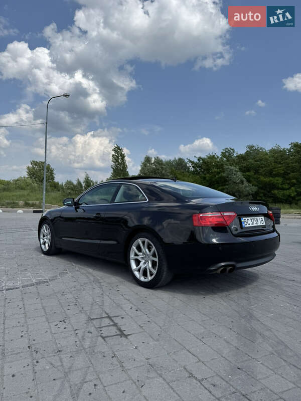 Купе Audi A5 2010 в Львове