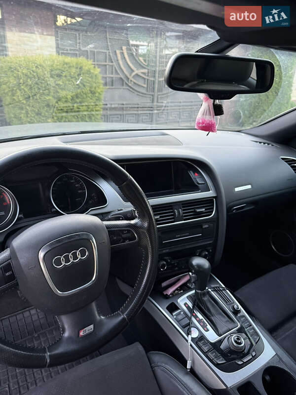 Купе Audi A5 2010 в Ужгороде