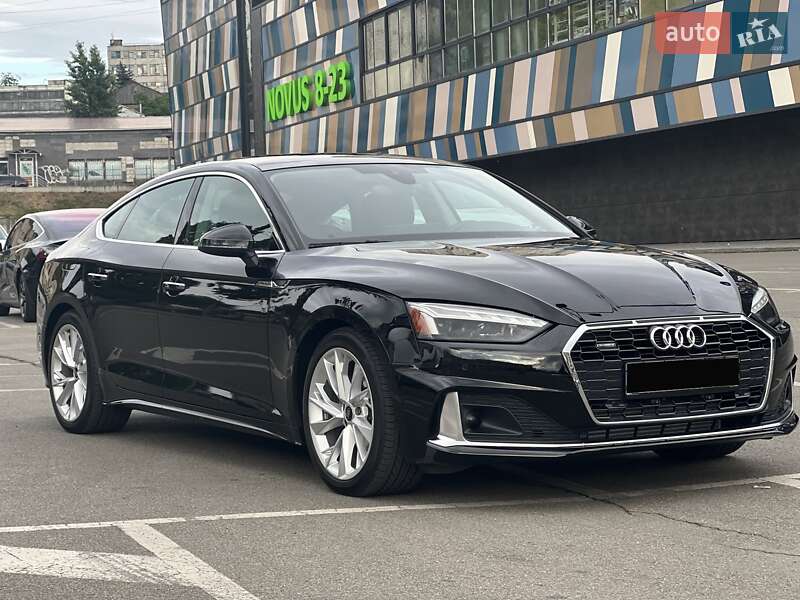 Купе Audi A5 2022 в 
