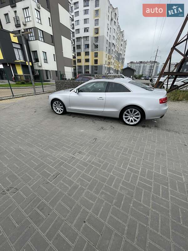Купе Audi A5 2010 в Ивано-Франковске