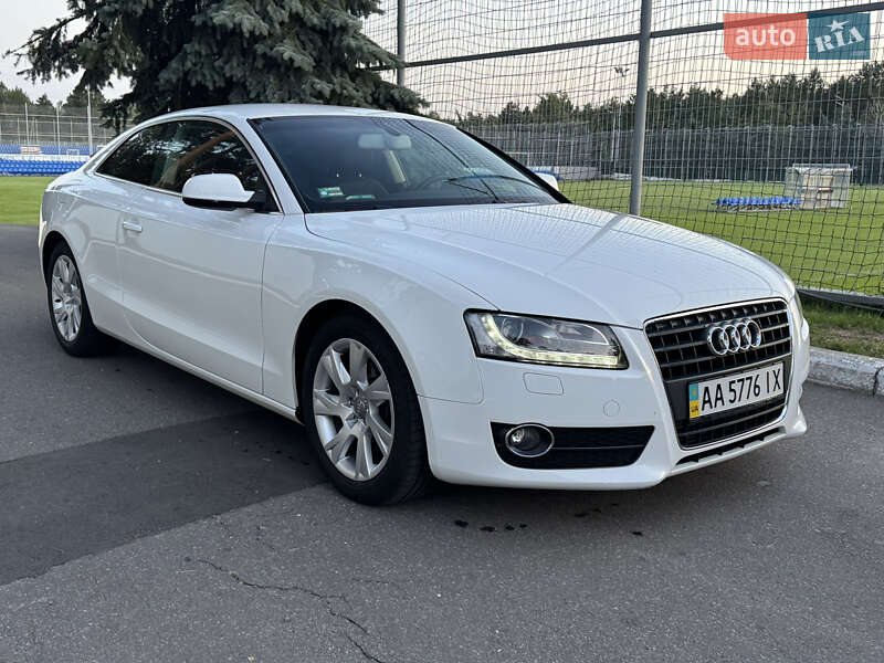 Купе Audi A5 2010 в 