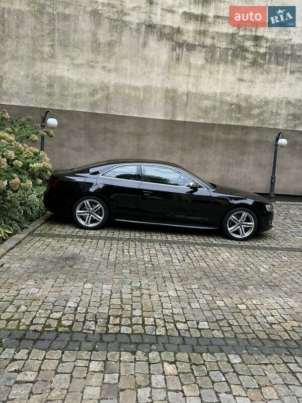 Купе Audi A5 2011 в Ивано-Франковске