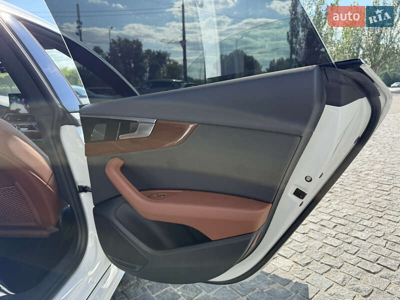 Лифтбек Audi A5 2022 в Днепре