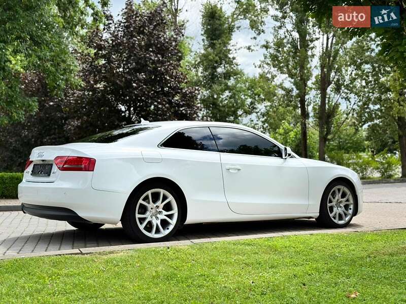 Купе Audi A5 2011 в Львові