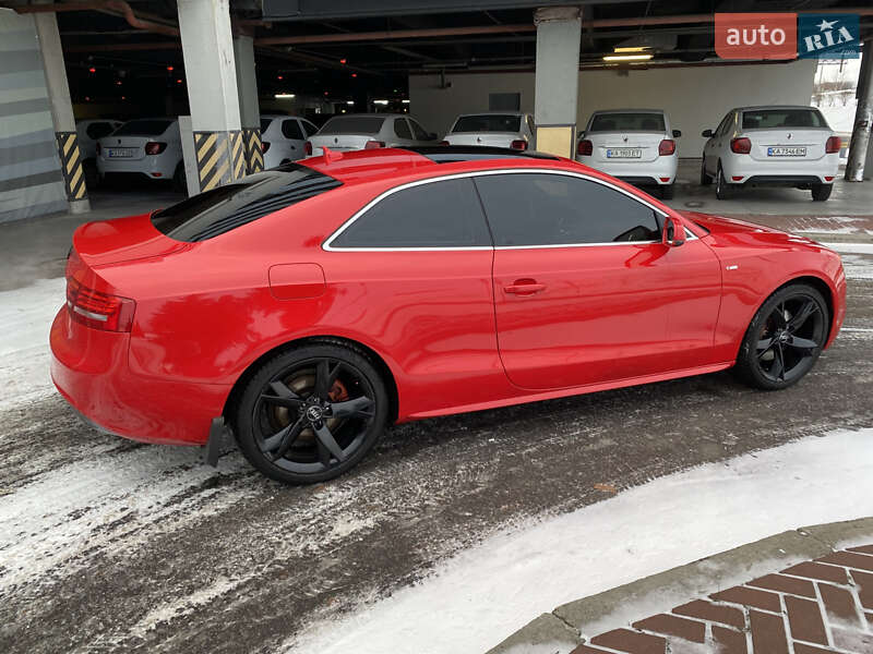 Купе Audi A5 2011 в Києві