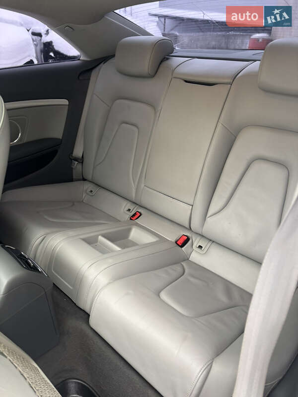 Купе Audi A5 2012 в Ивано-Франковске