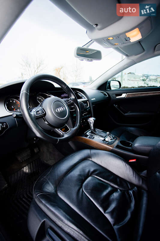 Купе Audi A5 2011 в Береговому