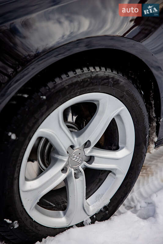 Купе Audi A5 2011 в Береговому