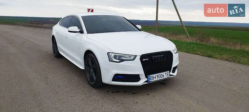 Купе Audi A5 2012 в Раздельной