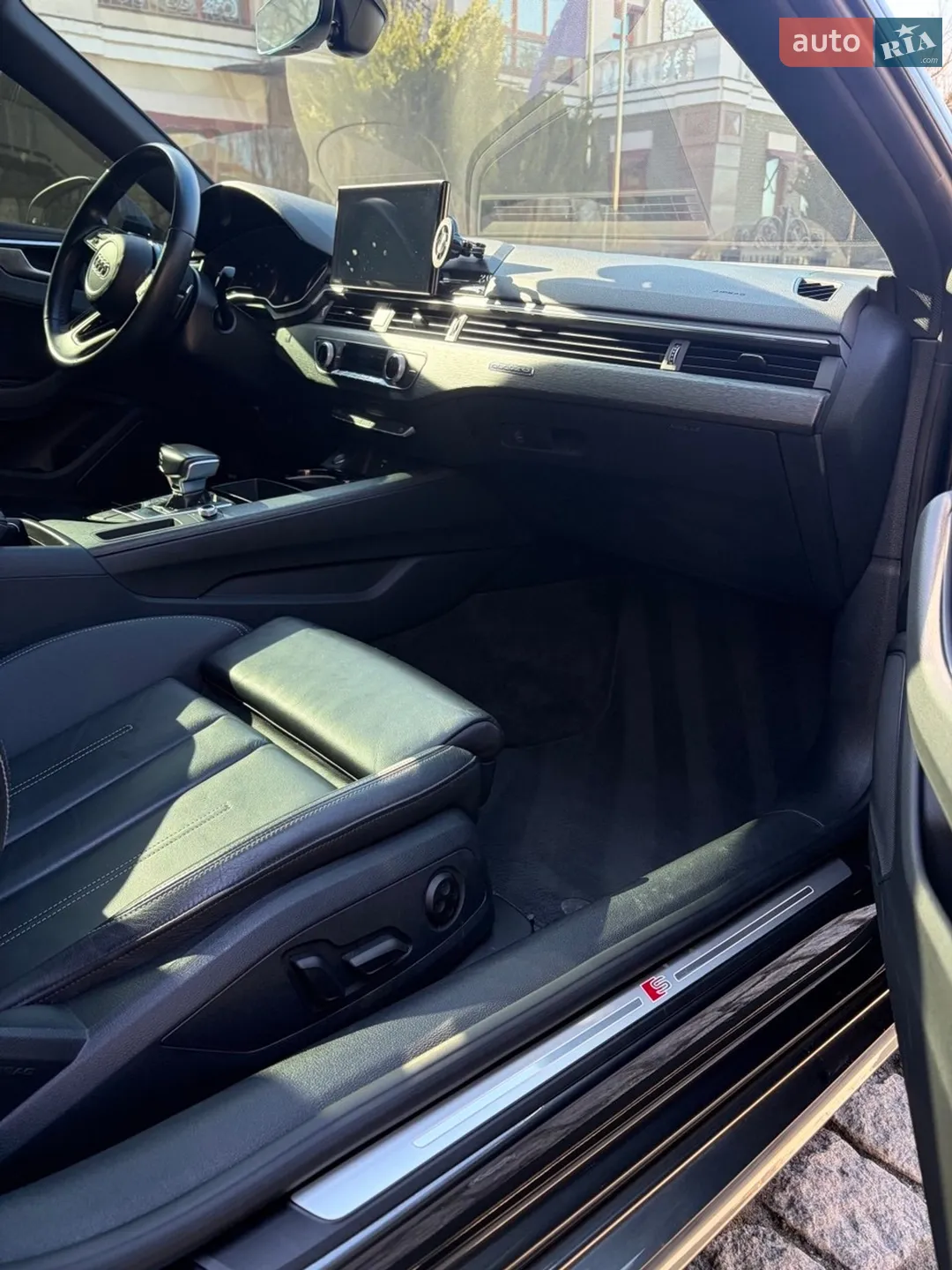 Audi A5 2022 VIN WAUSAAF50NA040110 фото оголошення 13 з 16
