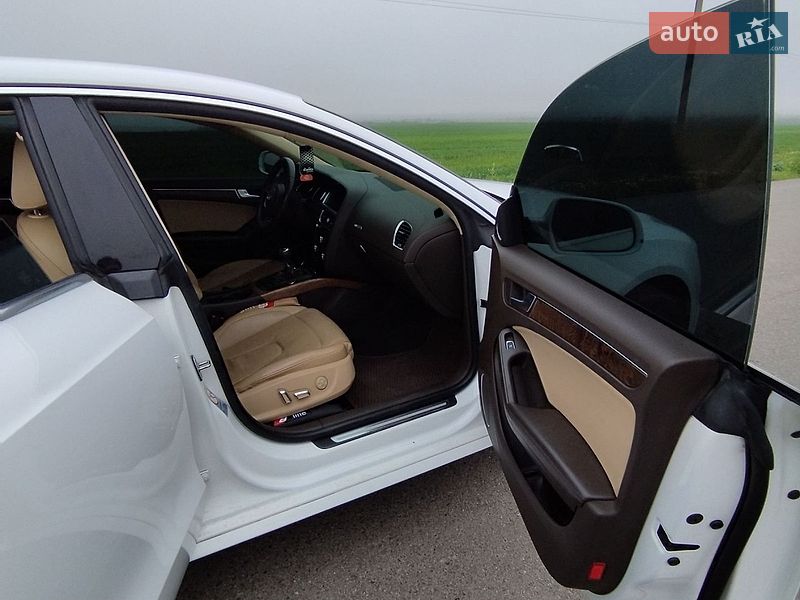 Купе Audi A5 2012 в Раздельной