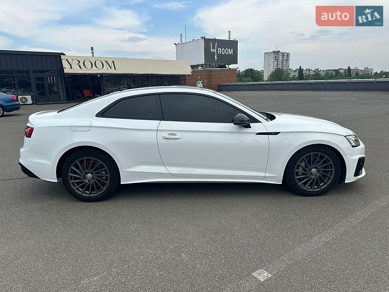 Купе Audi A5 2022 в Києві