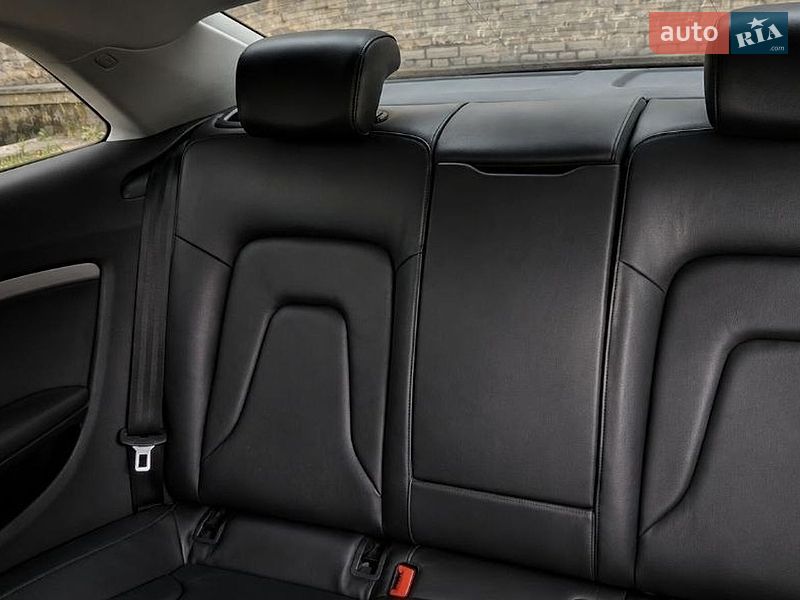 Купе Audi A5 2010 в Дніпрі