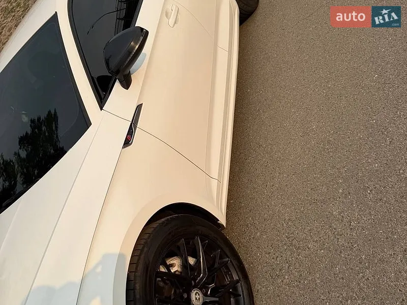 Audi A5 2017 VIN WAUZZZF54HA027547 фото оголошення 8 з 44