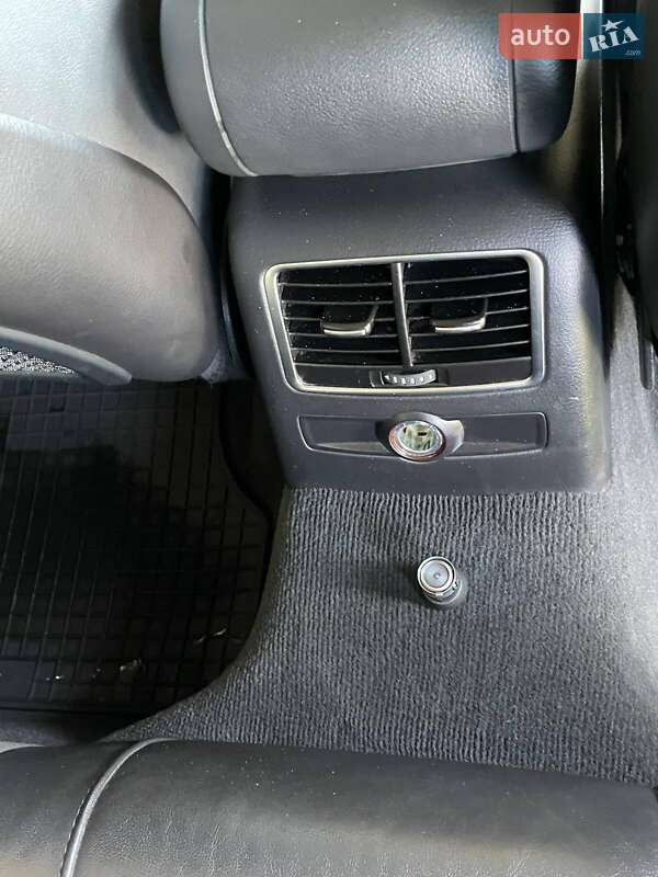 Универсал Audi A6 Allroad 2011 в Первомайске