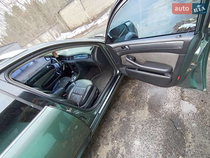 Универсал Audi A6 Allroad 2002 в Вараше