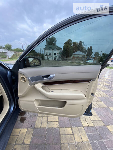 Седан Audi A6 2004 в Самборе