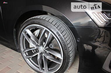 Седан Audi A6 2019 в 