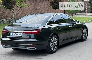 Седан Audi A6 2018 в 
