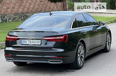 Седан Audi A6 2018 в 