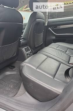 Седан Audi A6 2010 в 