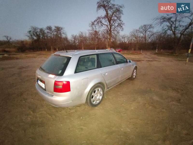 Универсал Audi A6 2001 в Раздельной