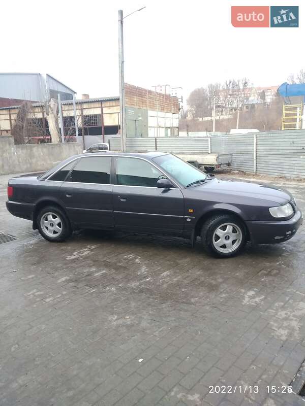 Седан Audi A6 1995 в Чернівцях