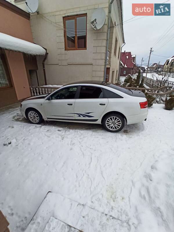 Седан Audi A6 2004 в Рахове