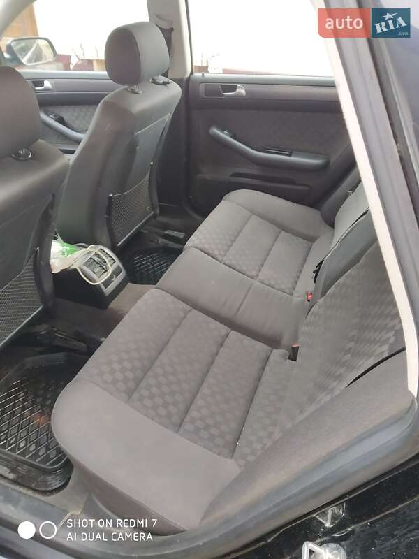 Универсал Audi A6 2003 в Сторожинце