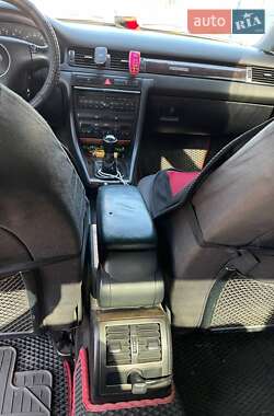 Седан Audi A6 2001 в 
