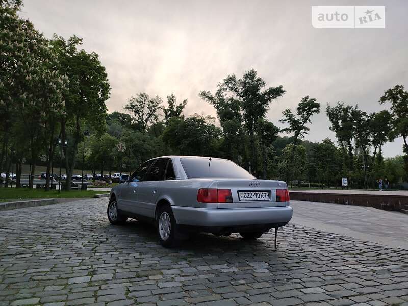 Седан Audi A6 1996 в Киеве