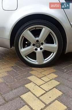 Универсал Audi A6 2004 в 