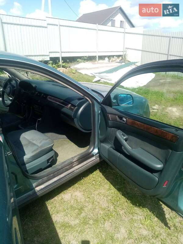 Седан Audi A6 1999 в Чуднове