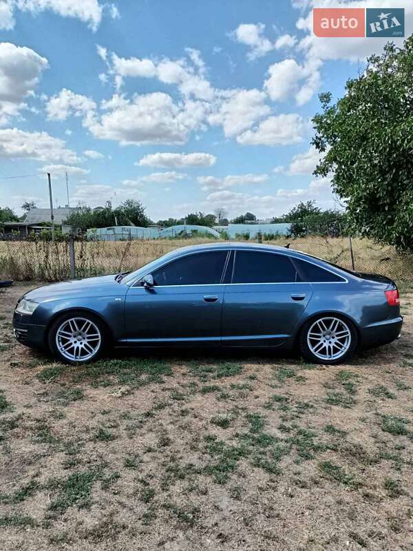 Седан Audi A6 2004 в Беляевке