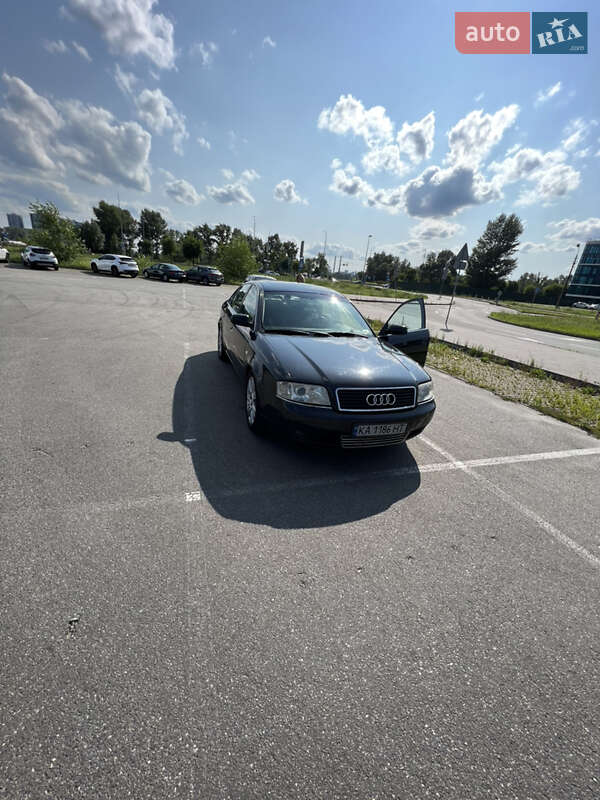 Седан Audi A6 2003 в 