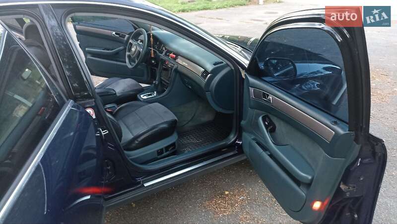 Седан Audi A6 2001 в Городке