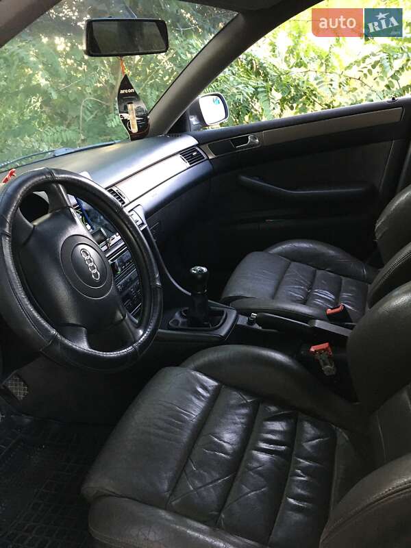 Седан Audi A6 1997 в Новоукраинке