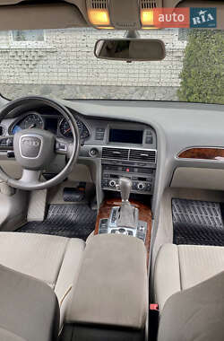 Седан Audi A6 2004 в 