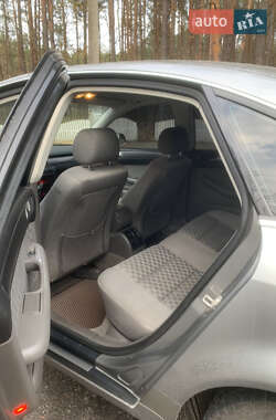 Седан Audi A6 2002 в Шацке