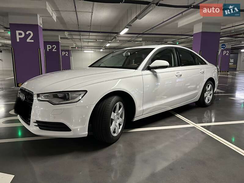 Седан Audi A6 2013 в 