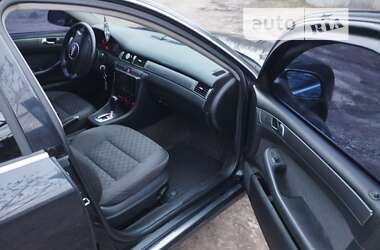 Седан Audi A6 2001 в 