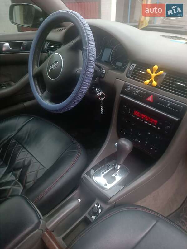 Седан Audi A6 2002 в Кельменцях