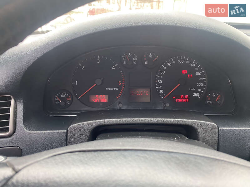 Седан Audi A6 2000 в Попельне