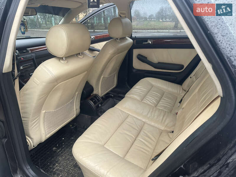 Седан Audi A6 2001 в Городку